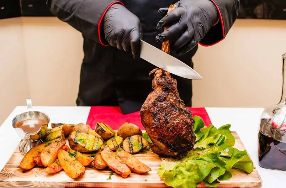 Chef Iustin Mazarache Hillden Boutique Cazare & Restaurant Șimon Bran