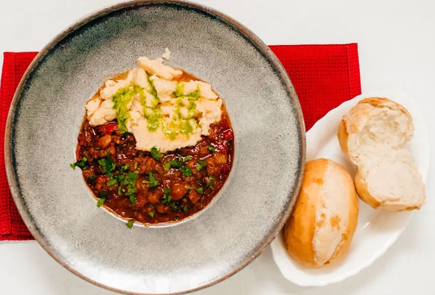 Chef Iustin Mazarache Hillden Boutique Cazare & Restaurant Șimon Bran